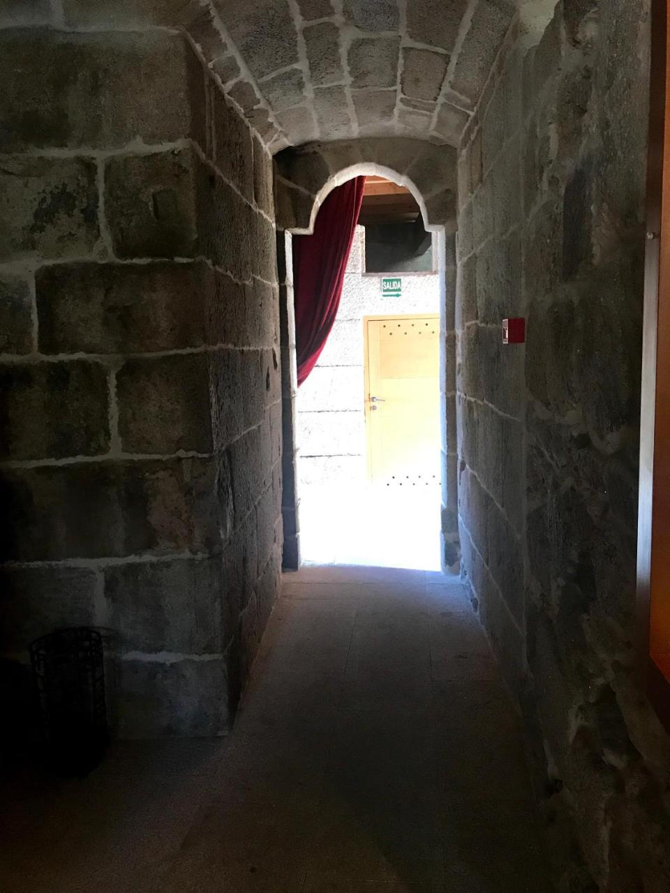 Hotel Monumento Castelo De Maceda Екстериор снимка