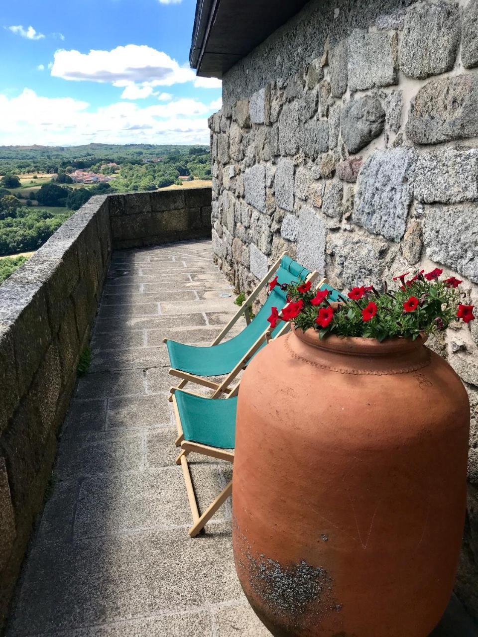 Hotel Monumento Castelo De Maceda Екстериор снимка